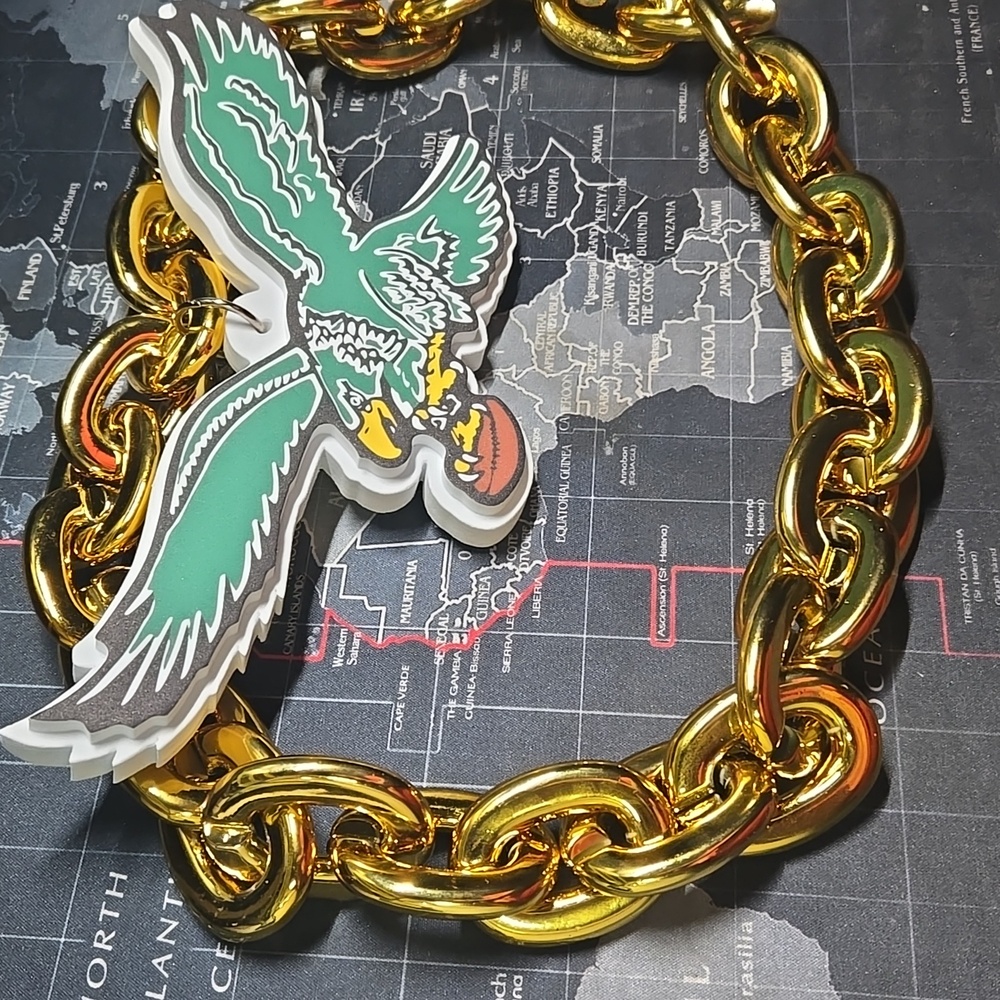Philadelphia Eagles Gold Chain Necklace with Eagle Pendant - Picture 5 of 7